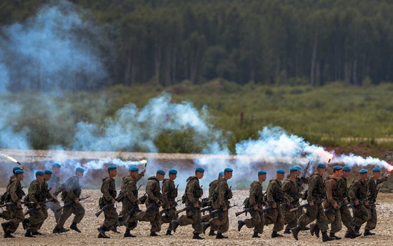 مناورات وتدريبات للجنود الروس -اليوم السابع -6 -2015